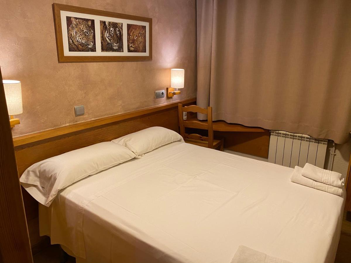 Hostal Galicia Cardedeu Zewnętrze zdjęcie