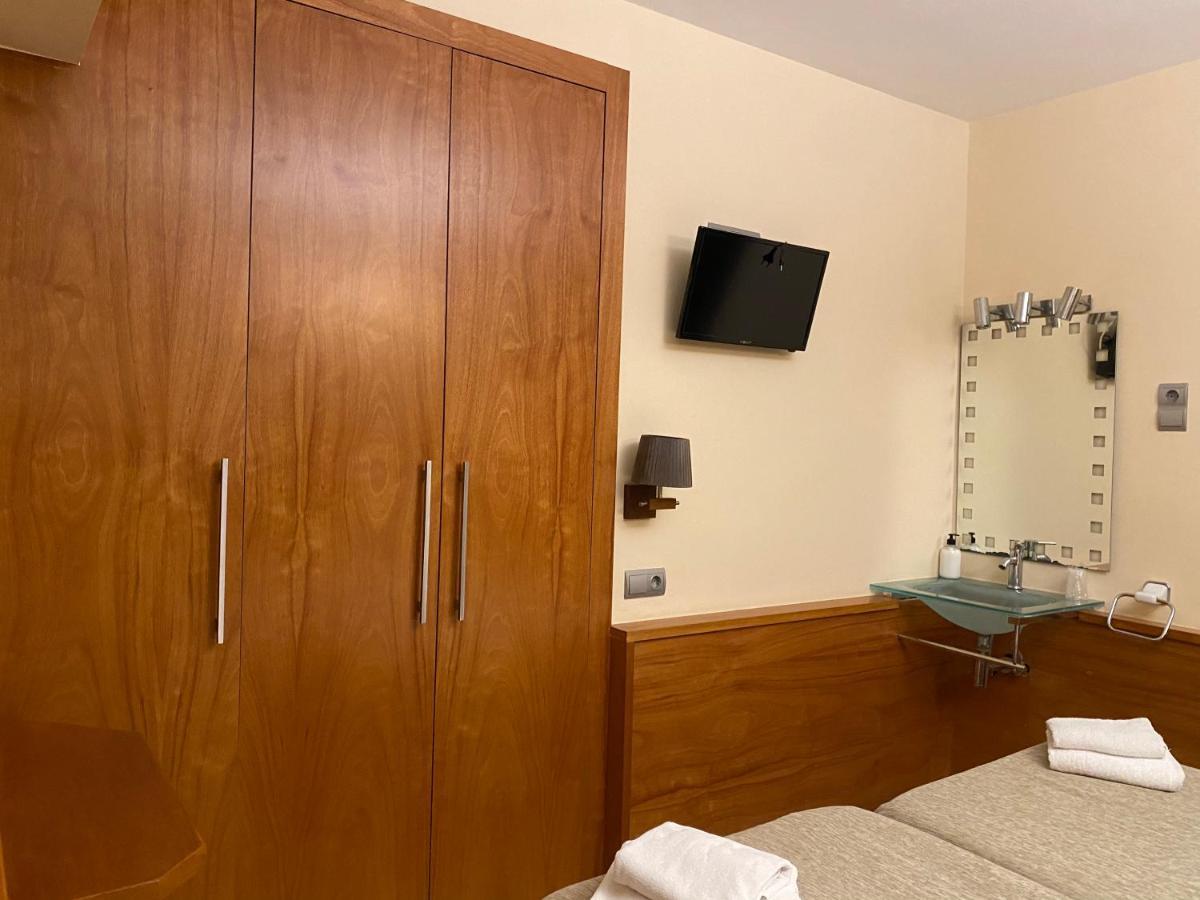 Hostal Galicia Cardedeu Zewnętrze zdjęcie