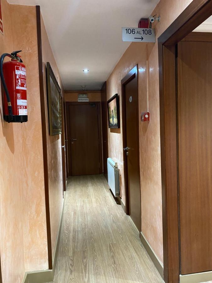 Hostal Galicia Cardedeu Zewnętrze zdjęcie