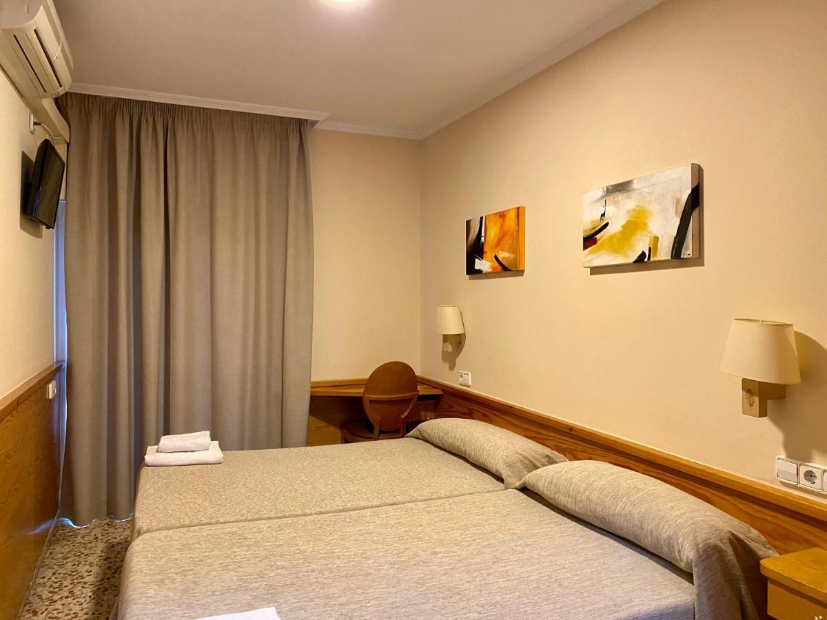 Hostal Galicia Cardedeu Zewnętrze zdjęcie