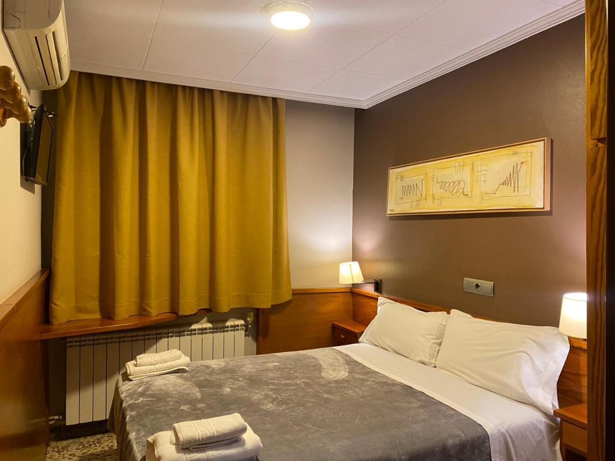 Hostal Galicia Cardedeu Zewnętrze zdjęcie