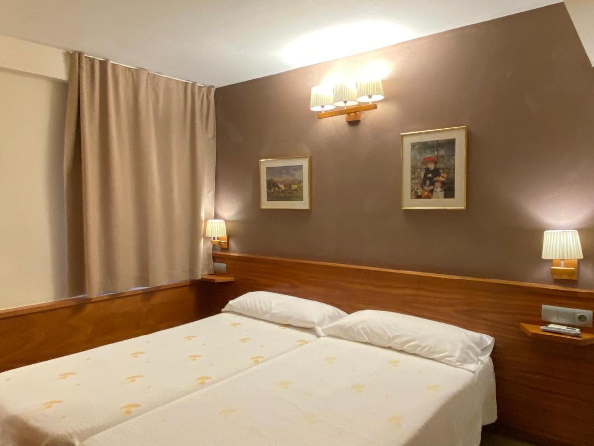 Hostal Galicia Cardedeu Zewnętrze zdjęcie