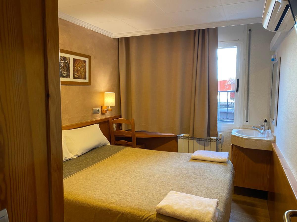 Hostal Galicia Cardedeu Zewnętrze zdjęcie